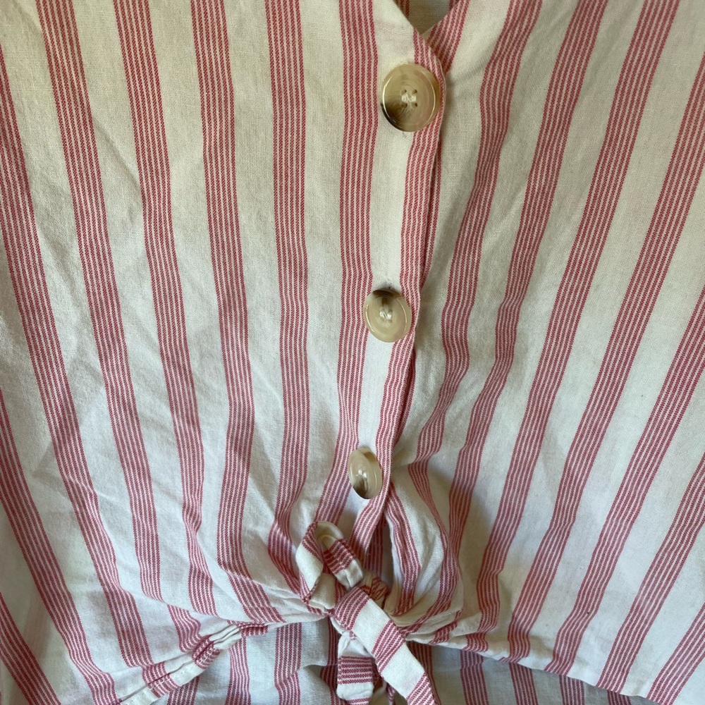 Button up crop tops - Picture 4 of 9